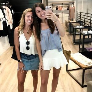 Do + Be White ruffle skort